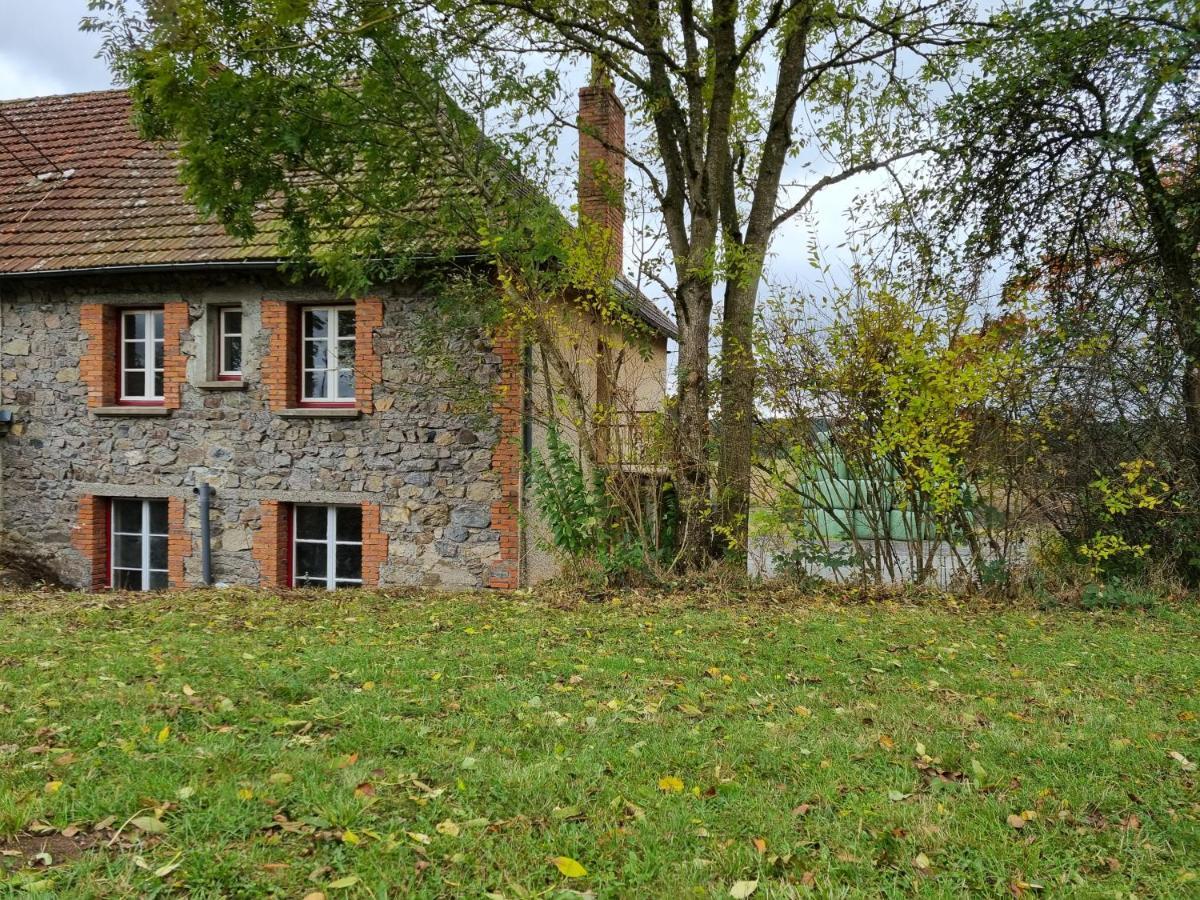 Ferienwohnung Le Montaurier Combrailles Exterior foto