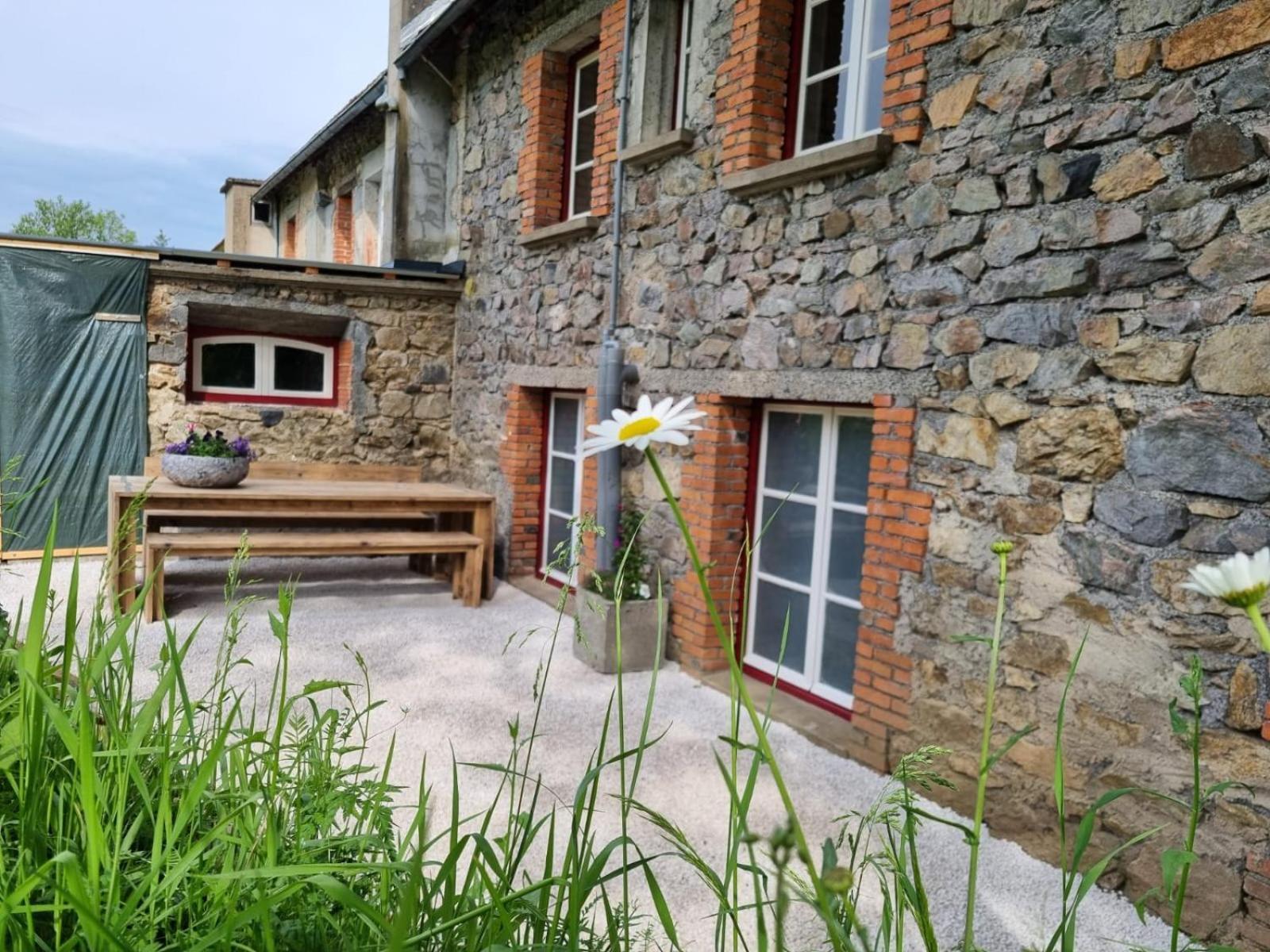 Ferienwohnung Le Montaurier Combrailles Exterior foto